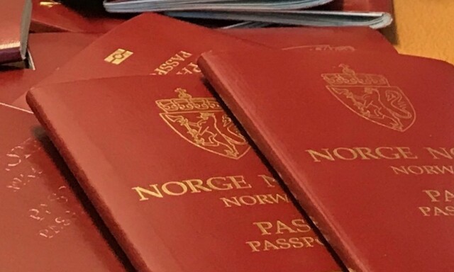 image: Flere hundre pass forsvant i posten. Politiet skulle bare spare penger